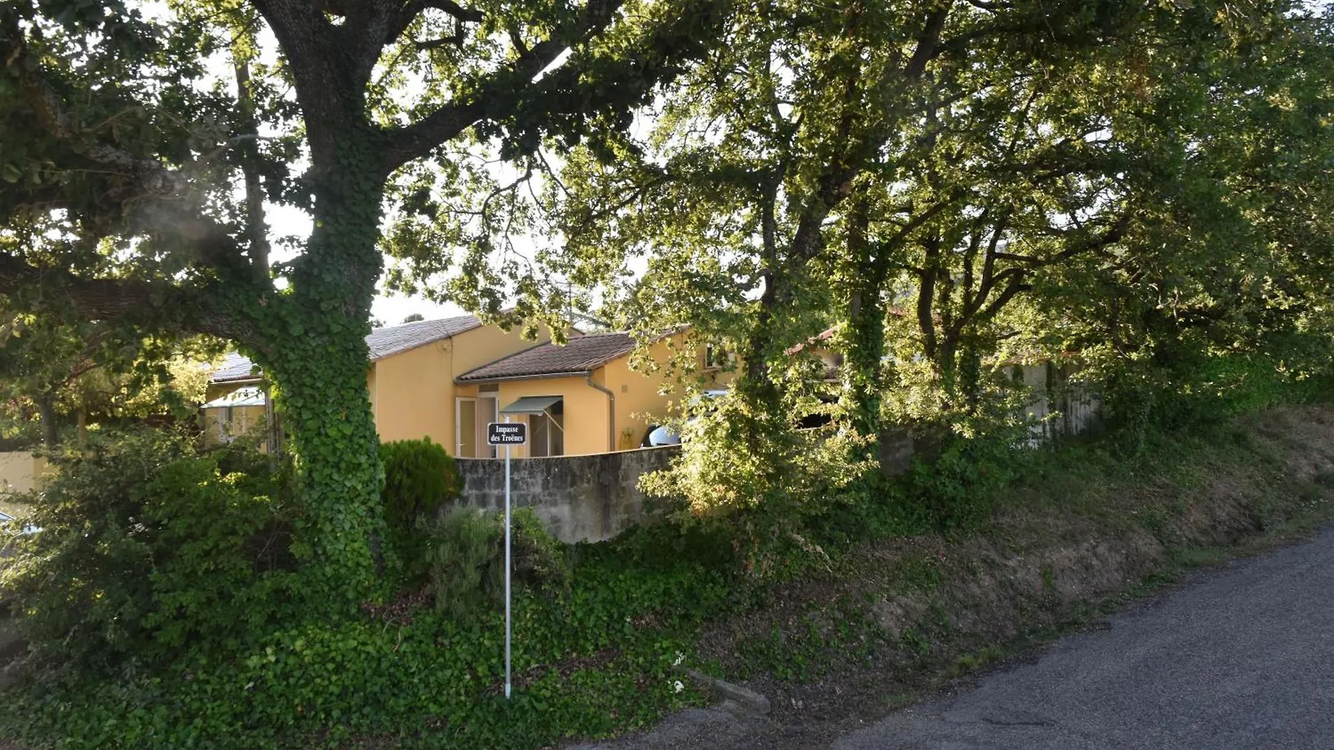 Maison Super Calme Et Confortable - Idealement Situee - Clim - Vue Montagnes - Piscine Partagee - Parking Gratuit - Lou Tranquillou Sauzet  0*, Sauzet (Drome)