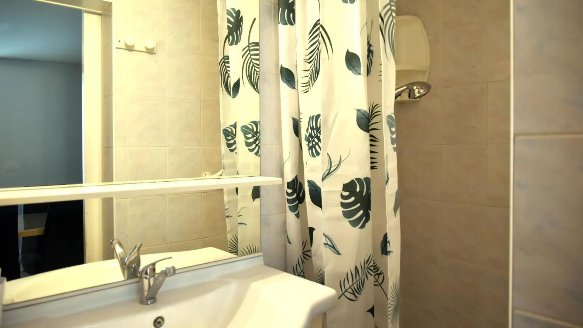 Maison Super Calme Et Confortable - Idealement Situee - Clim - Vue Montagnes - Piscine Partagee - Parking Gratuit - Lou Tranquillou Sauzet  0*, Sauzet (Drome)