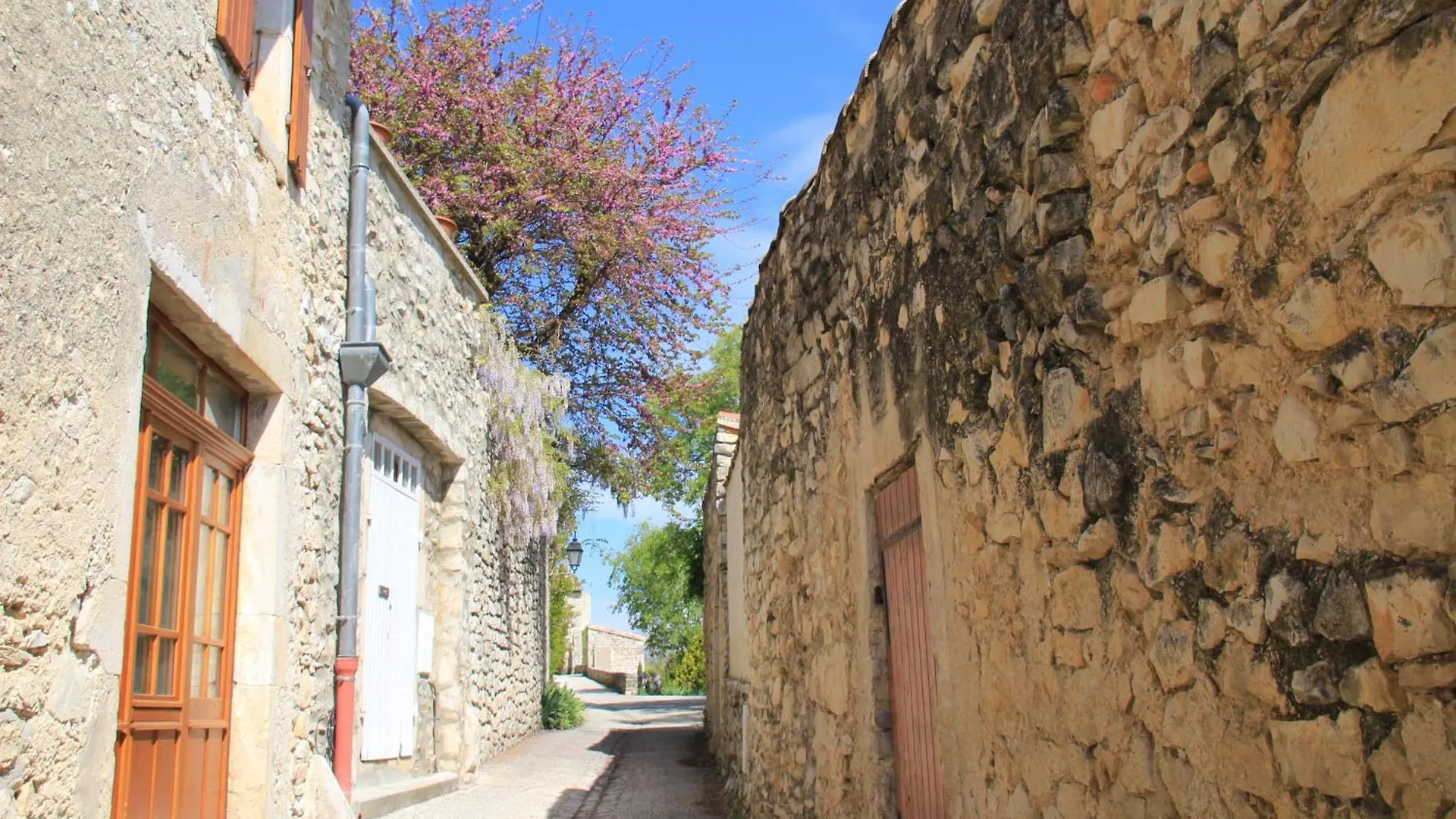 Maison Super Calme Et Confortable - Idealement Situee - Clim - Vue Montagnes - Piscine Partagee - Parking Gratuit - Lou Tranquillou Sauzet  Holiday home